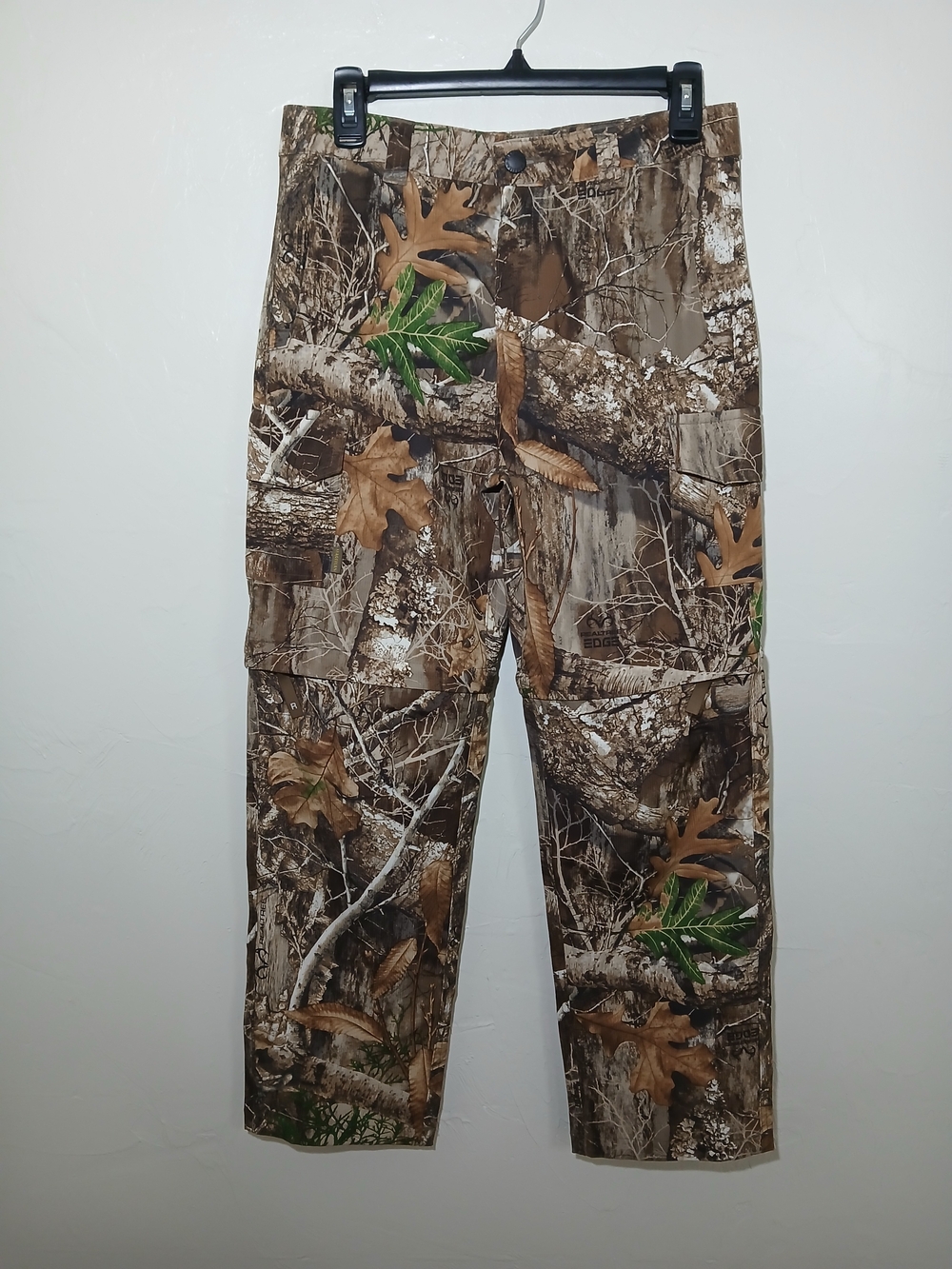 Magellan Outdoors Woodland Camo Cargo Hunting Pants & Shorts Sz. L
